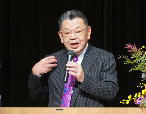 講演する須田慎一郎